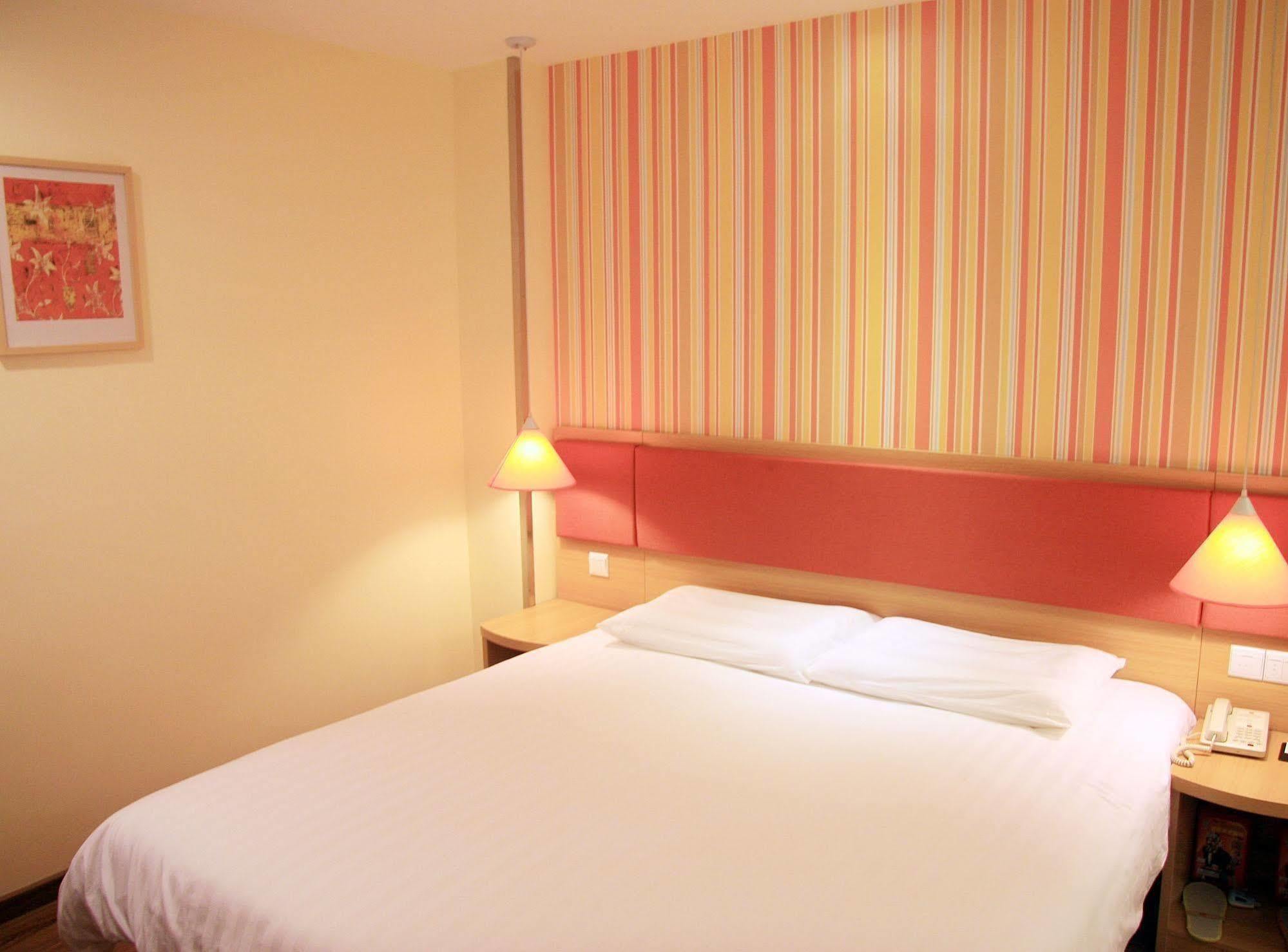 Home Inn Guangzhou Middle Jiefang Road Gongyuanqian Metro Station Exterior foto